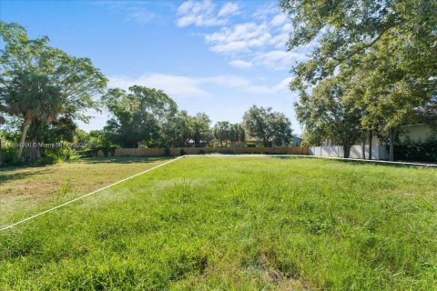 Terreno en venta en Saint Petersburg, Florida № 1950194 - foto 9
