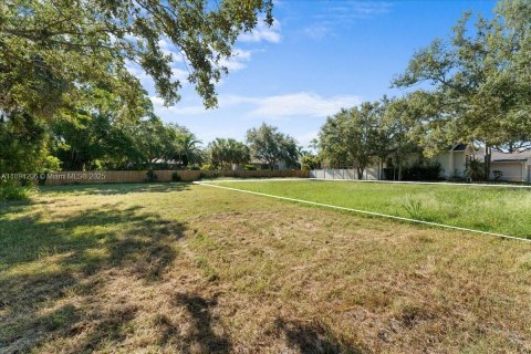 Terreno en venta en Saint Petersburg, Florida № 1950194 - foto 11