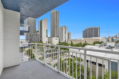 Condo in Miami, Florida, 1 bedroom  № 1814073 - photo 8