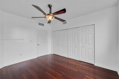 Condo in Miami, Florida, 1 bedroom  № 1814073 - photo 18