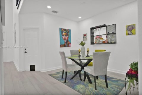 Adosado en venta en Homestead, Florida, 3 dormitorios, 158.31 m2 № 2066896 - foto 10