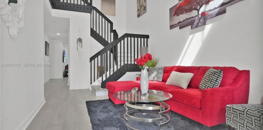 Adosado en Homestead, Florida 3 dormitorios, 158.31 m2 № 2066896