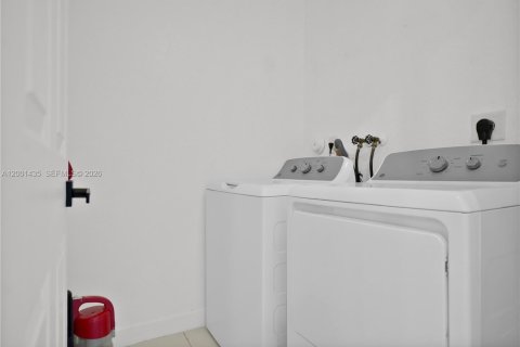 Adosado en venta en Homestead, Florida, 3 dormitorios, 158.31 m2 № 2066896 - foto 23