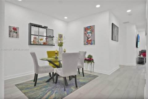 Adosado en venta en Homestead, Florida, 3 dormitorios, 158.31 m2 № 2066896 - foto 8