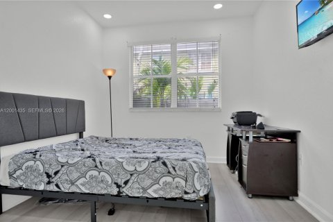 Adosado en venta en Homestead, Florida, 3 dormitorios, 158.31 m2 № 2066896 - foto 16