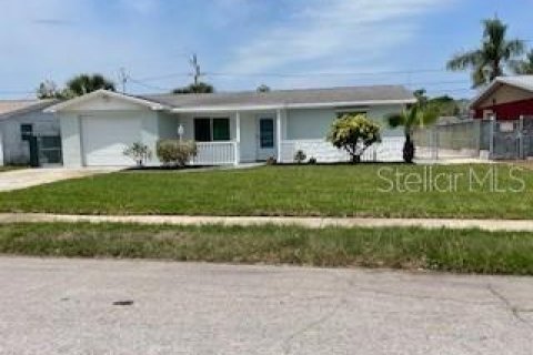 House in Holiday, Florida 2 bedrooms, 121.89 sq.m. № 1749656 - photo 24