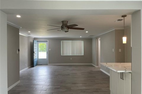 House in Holiday, Florida 2 bedrooms, 121.89 sq.m. № 1749656 - photo 6