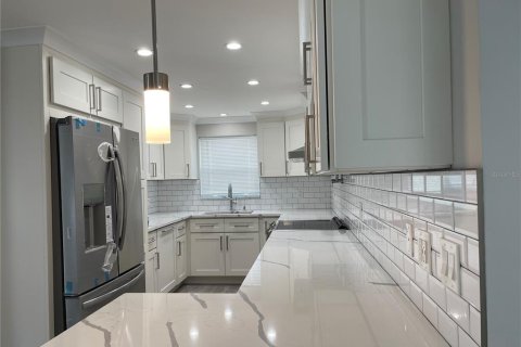 House in Holiday, Florida 2 bedrooms, 121.89 sq.m. № 1749656 - photo 3
