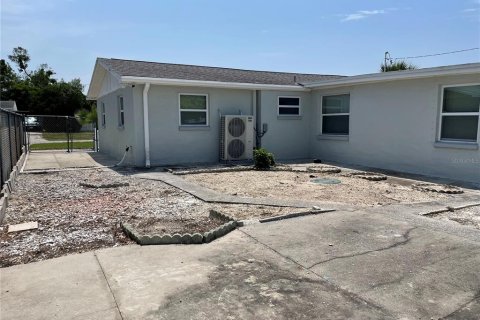 House in Holiday, Florida 2 bedrooms, 121.89 sq.m. № 1749656 - photo 20
