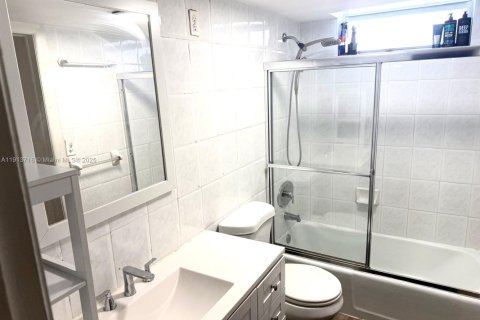 Copropriété à louer à Miami Beach, Floride: 1 chambre, 65.03 m2 № 1975556 - photo 18