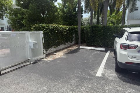 Copropriété à louer à Miami Beach, Floride: 1 chambre, 65.03 m2 № 1975556 - photo 4