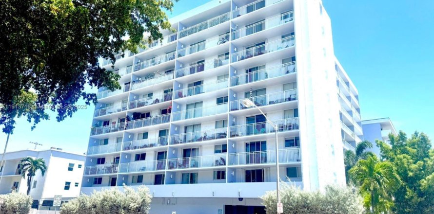 Condo à Miami Beach, Floride, 1 chambre  № 1975556