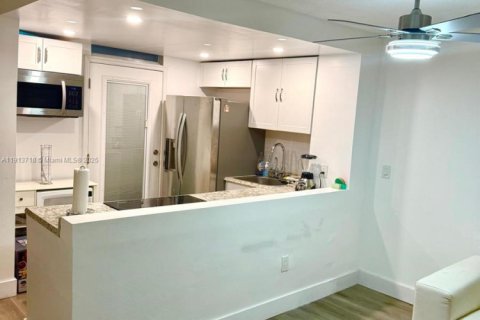 Copropriété à louer à Miami Beach, Floride: 1 chambre, 65.03 m2 № 1975556 - photo 9