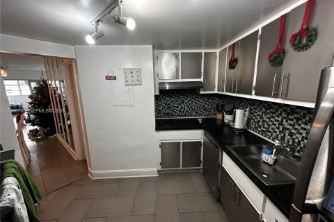 Купить кондоминиум в Майами, Флорида 2 спальни, 91.97м2, № 2024455 - фото 7