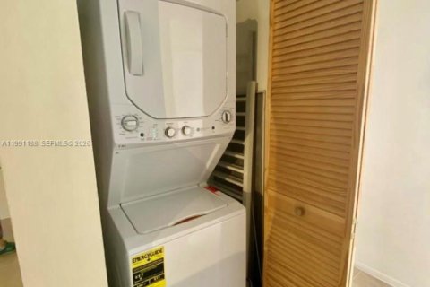 Apartamento en alquiler en Oakland Park, Florida, 1 dormitorio, 77.48 m2 № 2057456 - foto 13