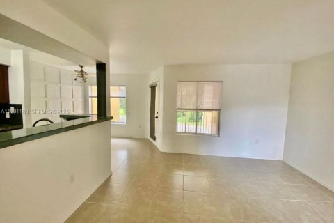 Apartamento en alquiler en Oakland Park, Florida, 1 dormitorio, 77.48 m2 № 2057456 - foto 3