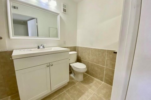 Apartamento en alquiler en Oakland Park, Florida, 1 dormitorio, 77.48 m2 № 2057456 - foto 12