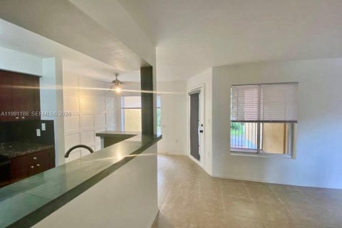 Apartamento en alquiler en Oakland Park, Florida, 1 dormitorio, 77.48 m2 № 2057456 - foto 4