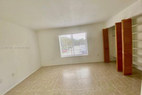 Apartamento en alquiler en Oakland Park, Florida, 1 dormitorio, 77.48 m2 № 2057456 - foto 9
