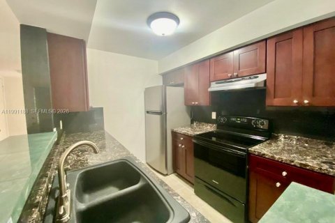 Apartamento en alquiler en Oakland Park, Florida, 1 dormitorio, 77.48 m2 № 2057456 - foto 2