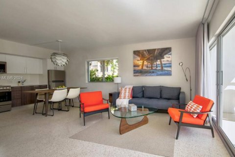 Hotel in Lauderdale-by-the-Sea, Florida № 2090091 - photo 5