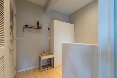 Adosado en venta en Miami Beach, Florida, 2 dormitorios, 118.73 m2 № 2032364 - foto 18