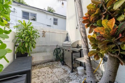Adosado en venta en Miami Beach, Florida, 2 dormitorios, 118.73 m2 № 2032364 - foto 22