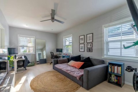 Adosado en venta en Miami Beach, Florida, 2 dormitorios, 118.73 m2 № 2032364 - foto 5