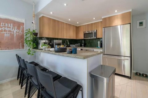 Adosado en venta en Miami Beach, Florida, 2 dormitorios, 118.73 m2 № 2032364 - foto 11