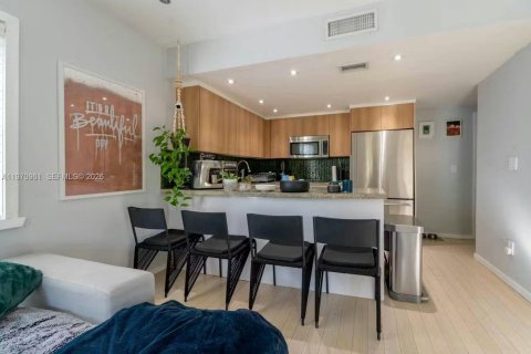 Adosado en venta en Miami Beach, Florida, 2 dormitorios, 118.73 m2 № 2032364 - foto 8