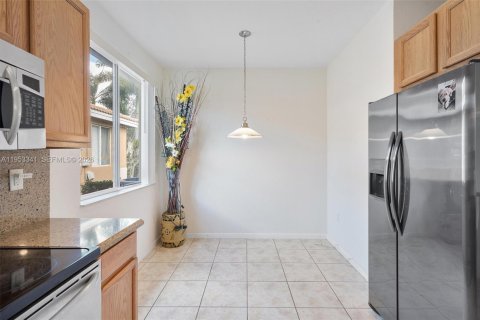 House in Miami Gardens, Florida 4 bedrooms, 173.26 sq.m. № 2007856 - photo 12