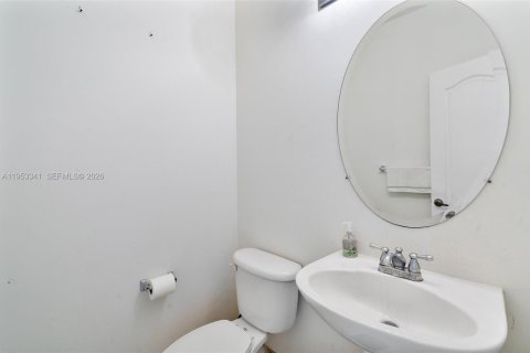 House in Miami Gardens, Florida 4 bedrooms, 173.26 sq.m. № 2007856 - photo 28