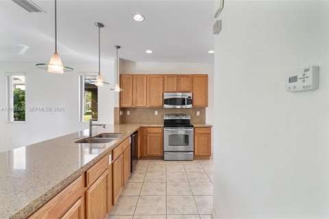 House in Miami Gardens, Florida 4 bedrooms, 173.26 sq.m. № 2007856 - photo 10