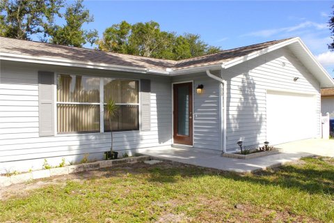 Casa en venta en Largo, Florida, 3 dormitorios, 139.35 m2 № 1888513 - foto 1