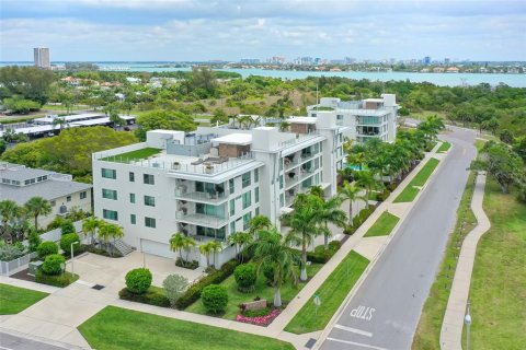 Condo in Sarasota, Florida, 3 bedrooms  № 1516888 - photo 2