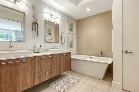 Condo in Sarasota, Florida, 3 bedrooms  № 1516888 - photo 25