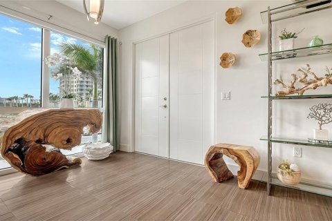 Condo in Sarasota, Florida, 3 bedrooms  № 1516888 - photo 9