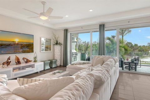 Condo in Sarasota, Florida, 3 bedrooms  № 1516888 - photo 13