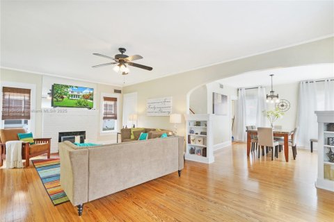 Casa en venta en West Palm Beach, Florida, 4 dormitorios, 199.93 m2 № 1956445 - foto 11