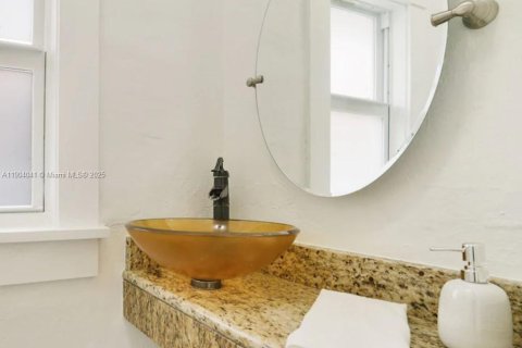 Casa en venta en West Palm Beach, Florida, 4 dormitorios, 199.93 m2 № 1956445 - foto 18