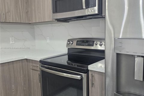 Купить виллу или дом в Хомстед, Флорида 3 спальни, 113.43м2, № 1956047 - фото 13