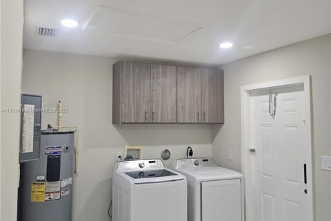 Купить виллу или дом в Хомстед, Флорида 3 спальни, 113.43м2, № 1956047 - фото 12