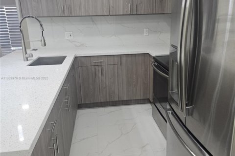 Купить виллу или дом в Хомстед, Флорида 3 спальни, 113.43м2, № 1956047 - фото 15