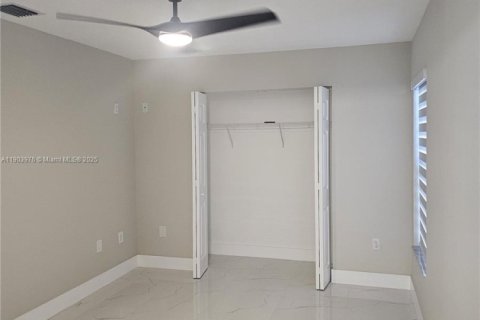 Купить виллу или дом в Хомстед, Флорида 3 спальни, 113.43м2, № 1956047 - фото 28