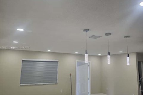 Купить виллу или дом в Хомстед, Флорида 3 спальни, 113.43м2, № 1956047 - фото 10