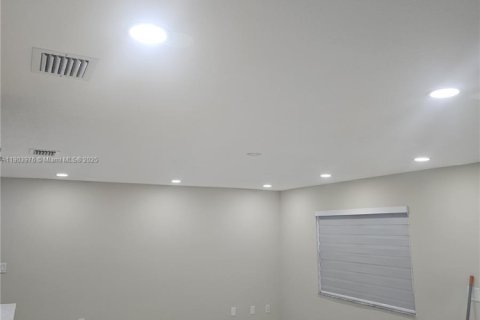 Купить виллу или дом в Хомстед, Флорида 3 спальни, 113.43м2, № 1956047 - фото 11