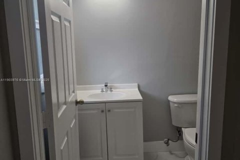 Купить виллу или дом в Хомстед, Флорида 3 спальни, 113.43м2, № 1956047 - фото 25