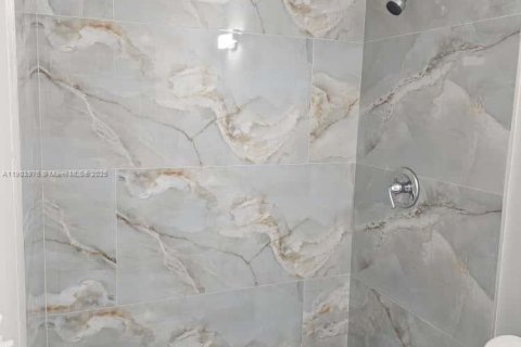 Купить виллу или дом в Хомстед, Флорида 3 спальни, 113.43м2, № 1956047 - фото 20