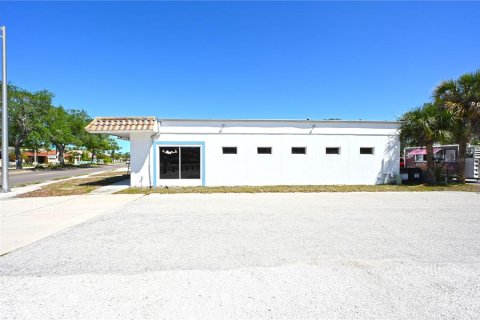 Commercial property in Sarasota, Florida 437.94 sq.m. № 2206361 - photo 11