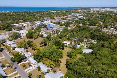 Commercial property in Sarasota, Florida 437.94 sq.m. № 2206361 - photo 4